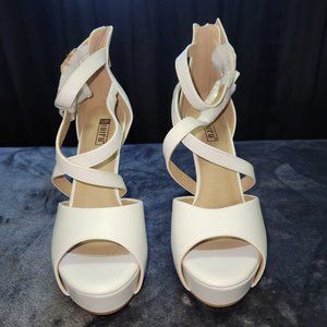 IDIFU white comfortable heels